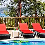 Hotel Symbola 3*